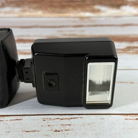 Canon 188A Speedlite Flash for Film Camera with Case - Picture 2 of 7